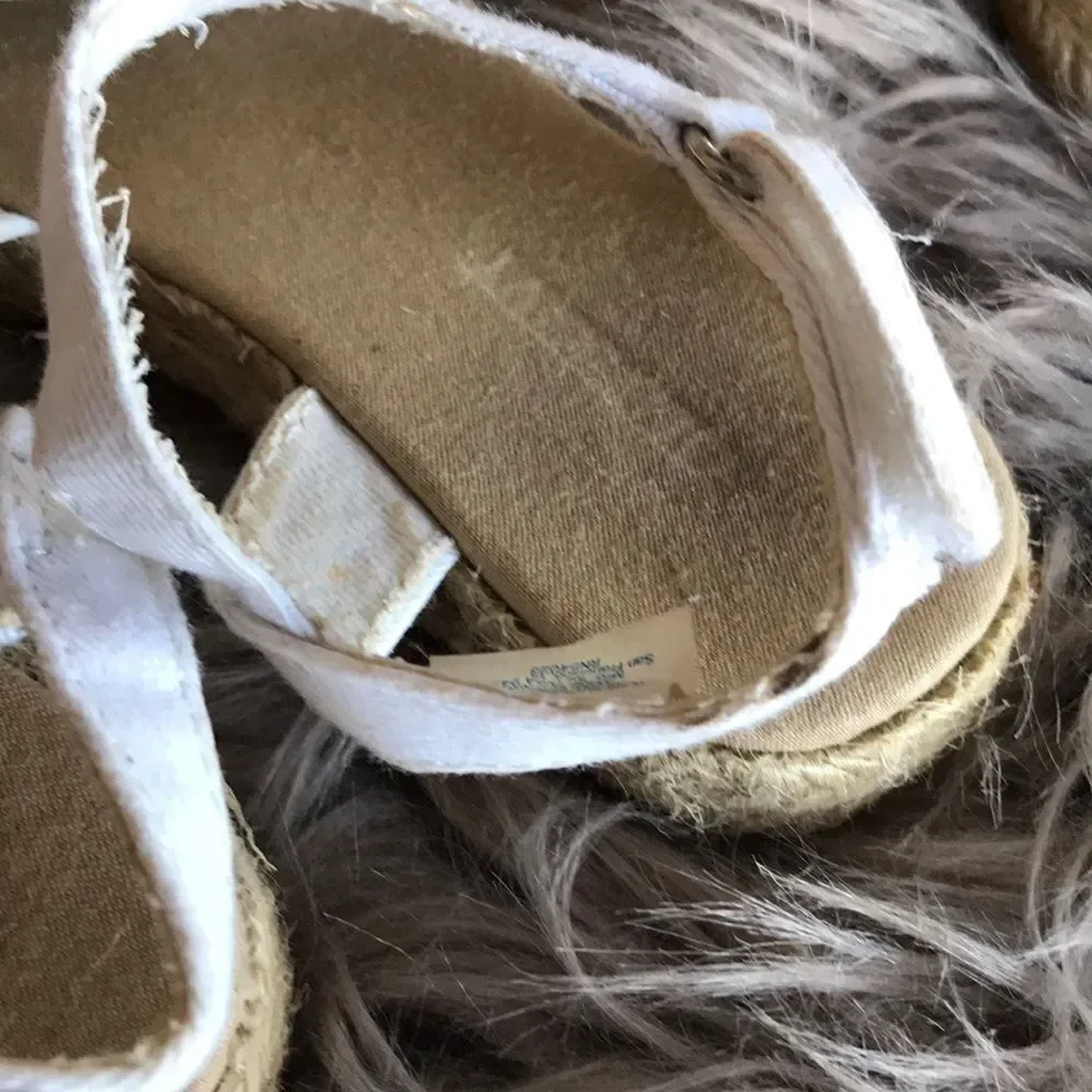 Lot of 3 Old Navy girls sandals shoes 2 sizes cute